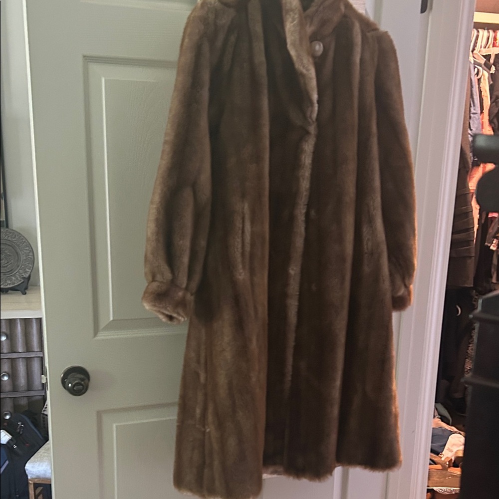 Elegant Brown Fur Coat